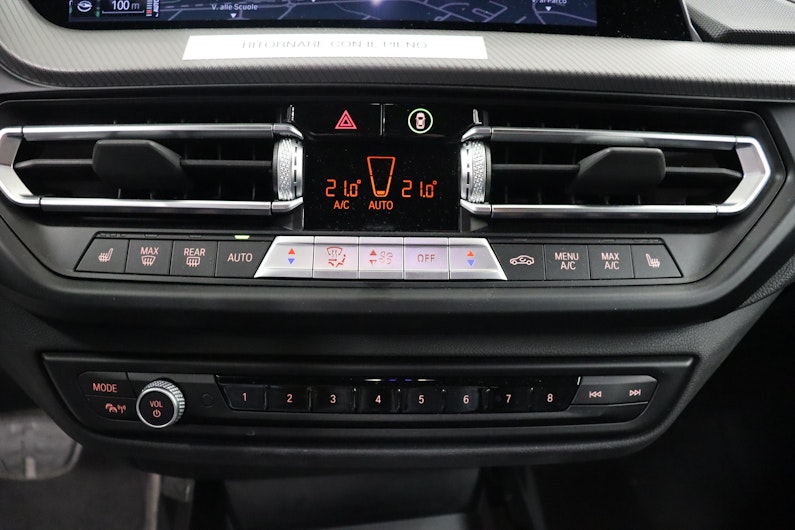 Vehicle image BMW 1 SERIES