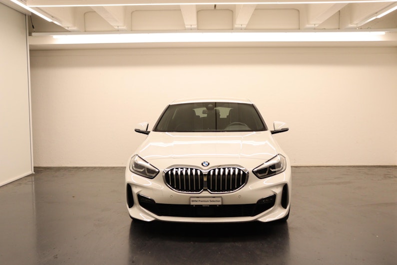 Vehicle image BMW 1 SERIES