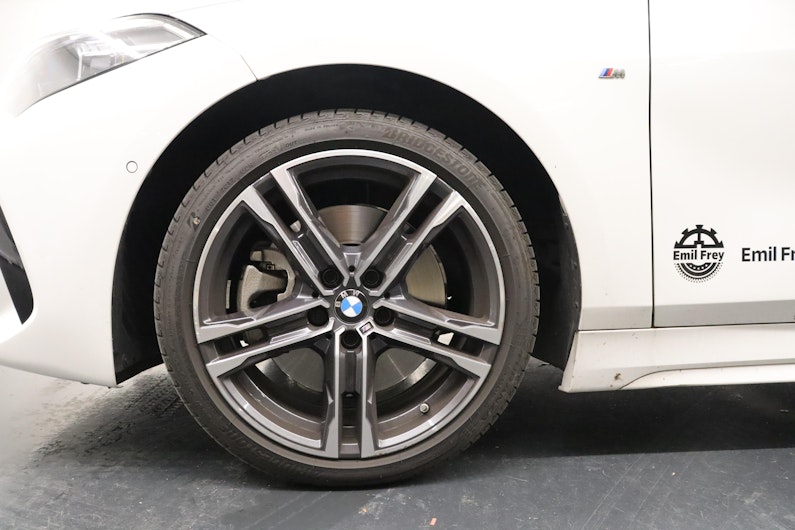 Vehicle image BMW 1 SERIES