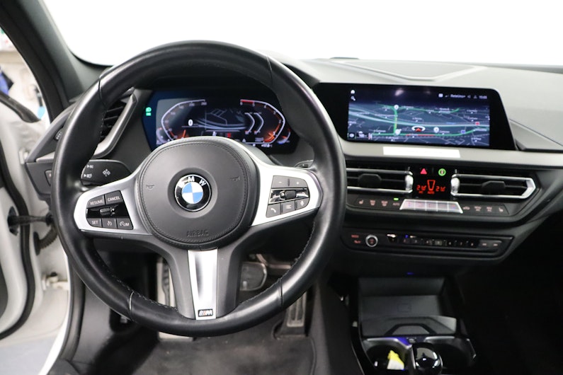 Vehicle image BMW 1 SERIES