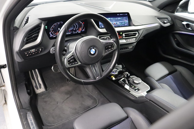 Vehicle image BMW 1 SERIES