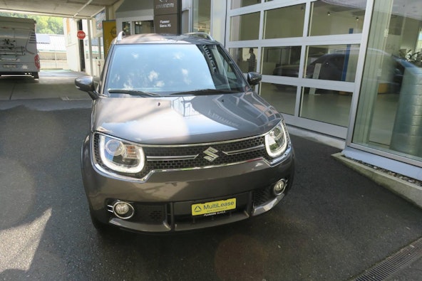 First vehicle image