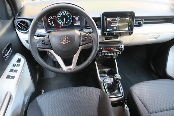 Vehicle image 4