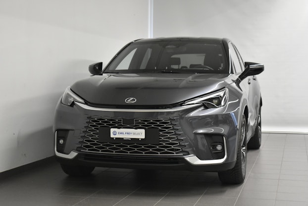 First vehicle image