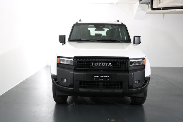 First vehicle image