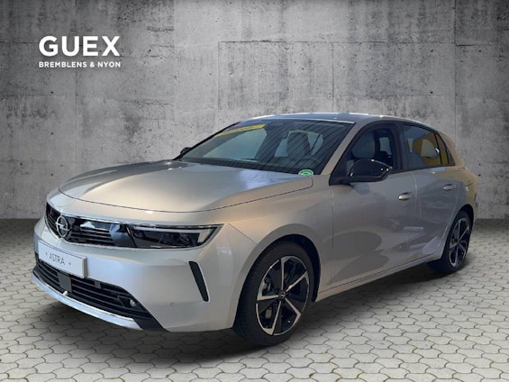 First vehicle image