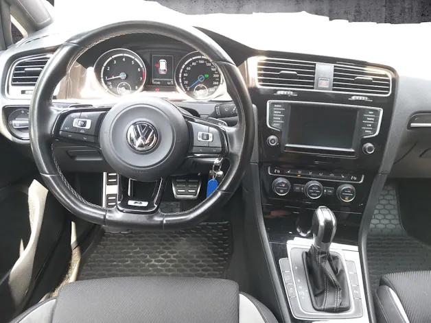 VW Golf VII Variant 2.0 TSI R300 DSG 4motion