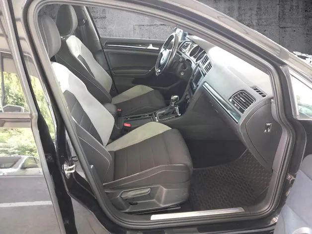 VW Golf VII Variant 2.0 TSI R300 DSG 4motion