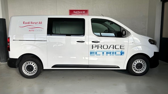 Vehicle image 3 Vehicle image 3