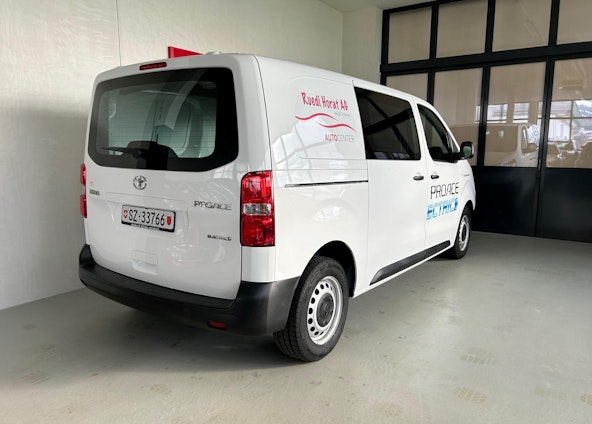 Vehicle image 2 Vehicle image 2