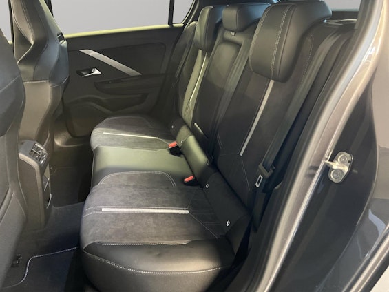 Vehicle image 10 Vehicle image 10