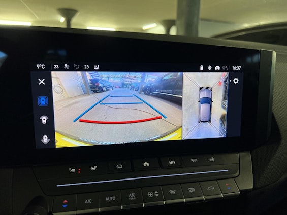 Vehicle image 9 Vehicle image 9