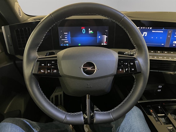 Vehicle image 6 Vehicle image 6