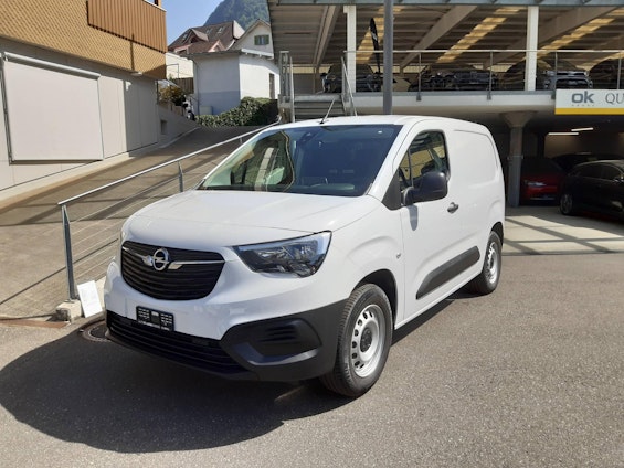 First vehicle image