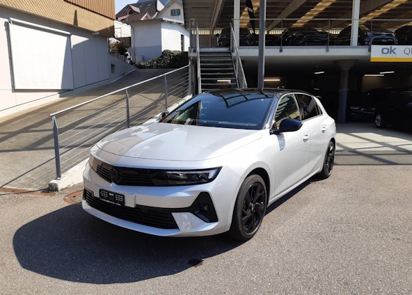 First vehicle image First vehicle image