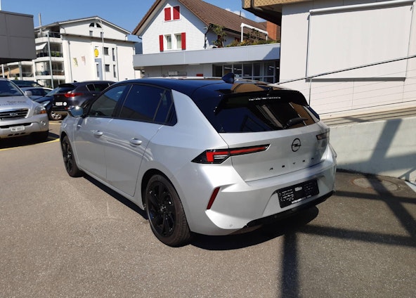 Vehicle image 3 Vehicle image 3