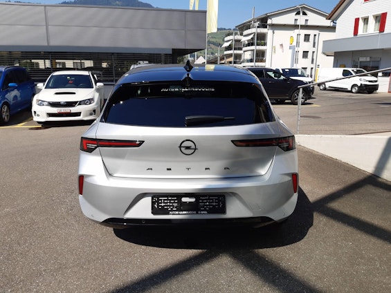 Vehicle image 4 Vehicle image 4