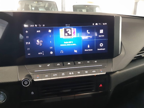 Vehicle image 13 Vehicle image 13