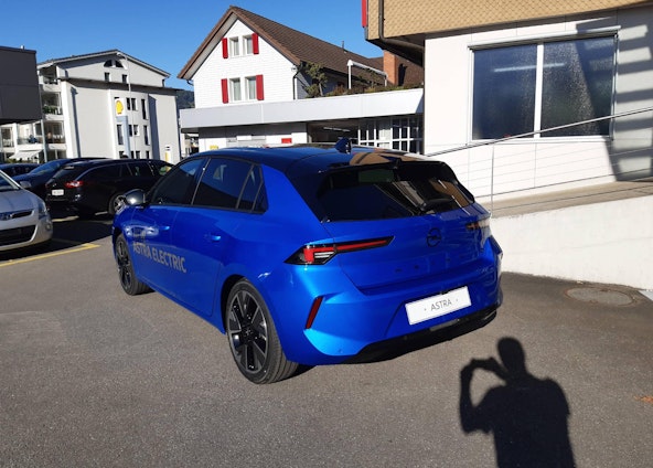 Vehicle image 3 Vehicle image 3