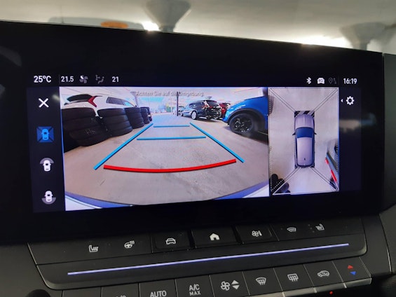 Vehicle image 15 Vehicle image 15