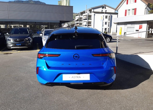 Vehicle image 4 Vehicle image 4