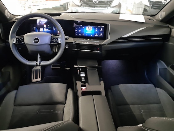 Vehicle image 8 Vehicle image 8