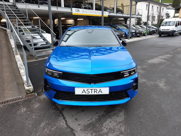 Opel Astra 1.2 T 130 Swiss Plus