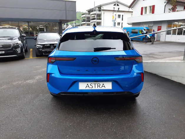 Opel Astra 1.2 T 130 Swiss Plus