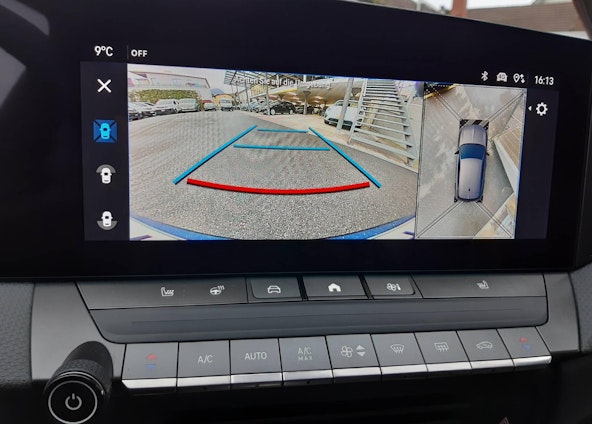 Vehicle image 14 Vehicle image 14