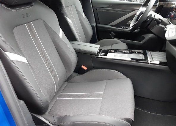 Vehicle image 6 Vehicle image 6