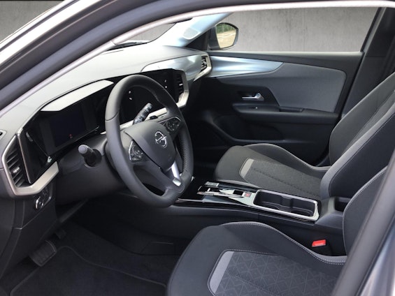 Vehicle image 4 Vehicle image 4