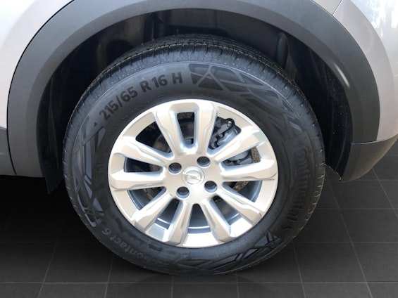 Vehicle image 6 Vehicle image 6