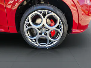 Alfa Romeo Tonale 1.3 Plug-in Hybrid Tributo Italiano Q4