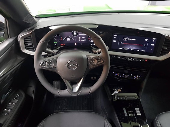 Vehicle image 18