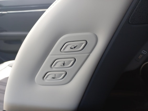 Vehicle image 5 Vehicle image 5