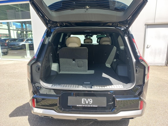 Vehicle image 9 Vehicle image 9