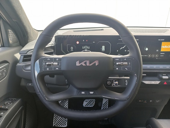 Vehicle image 13 Vehicle image 13