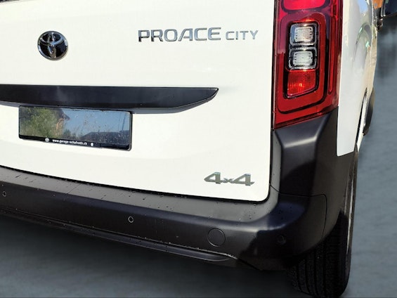 Vehicle image 8 Vehicle image 8