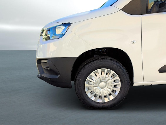 Vehicle image 10 Vehicle image 10