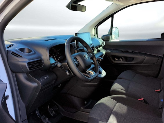 Vehicle image 15 Vehicle image 15