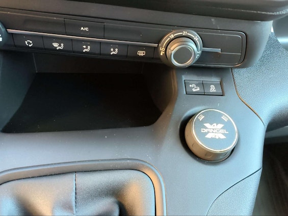 Vehicle image 22 Vehicle image 22