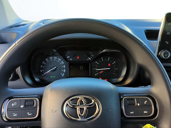 Vehicle image 14 Vehicle image 14