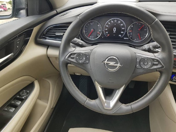 Vehicle image 5 Vehicle image 5