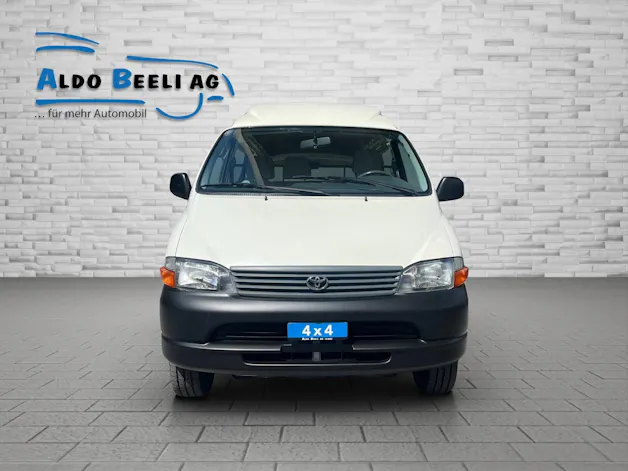 Toyota HIACE Kombi LWB 2.7 4x4 3 P.