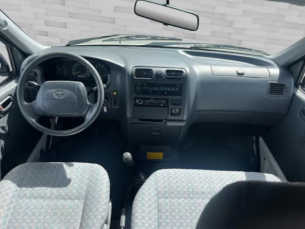 Toyota HIACE Kombi LWB 2.7 4x4 3 P.