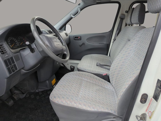 Vehicle image 4 Vehicle image 4