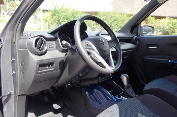 Vehicle image 13