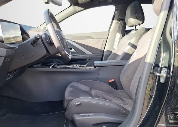 Vehicle image 8 Vehicle image 8