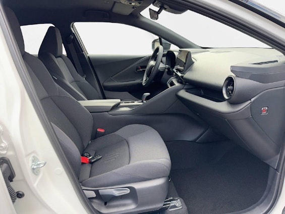 Vehicle image 15