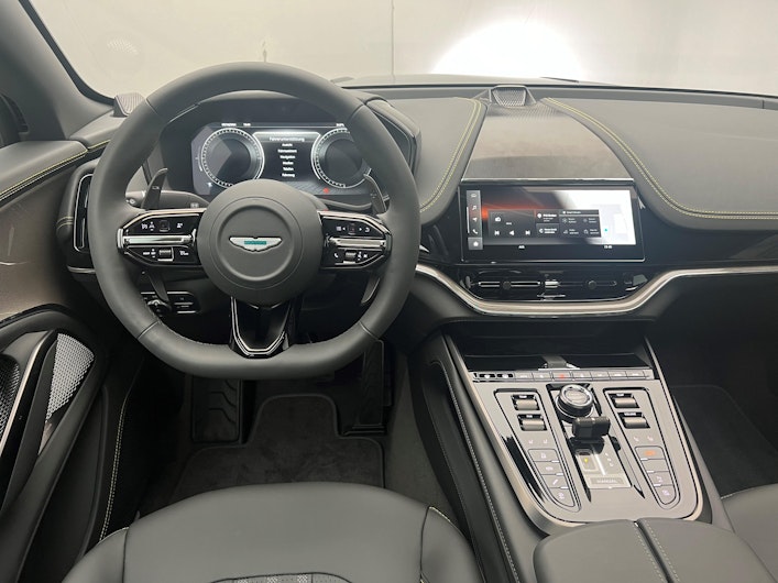 Vehicle image ASTON MARTIN DBX